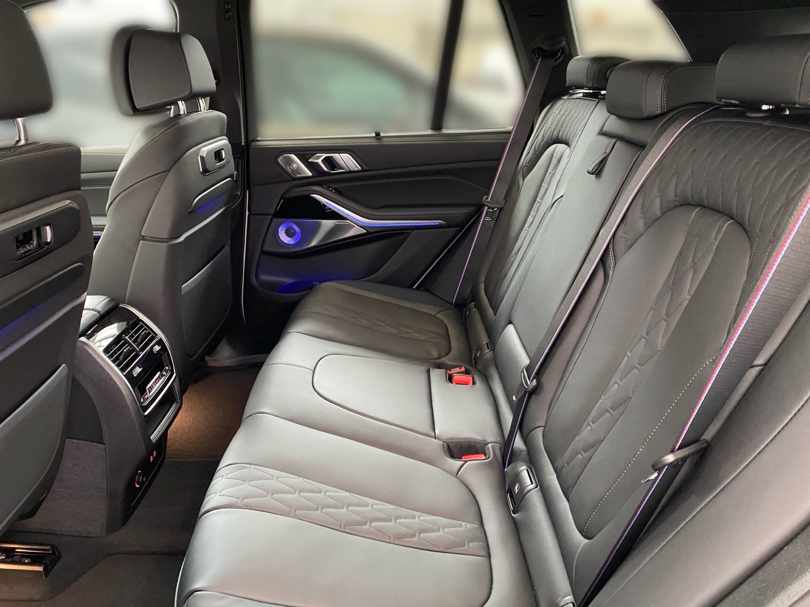 BMW X5 xDrive40d M-Sport B&W KeyLess Pano AHK STH Ai