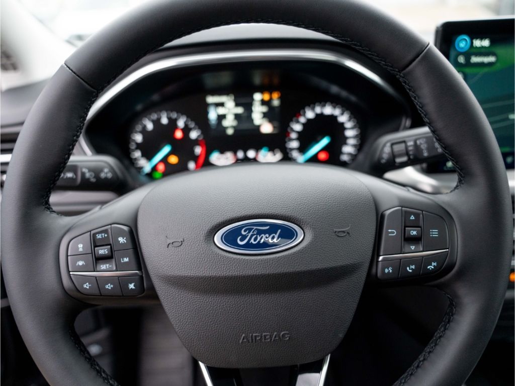 Ford Focus 1.0 MHEV Aut. Titanium Navi Panorama ACC B