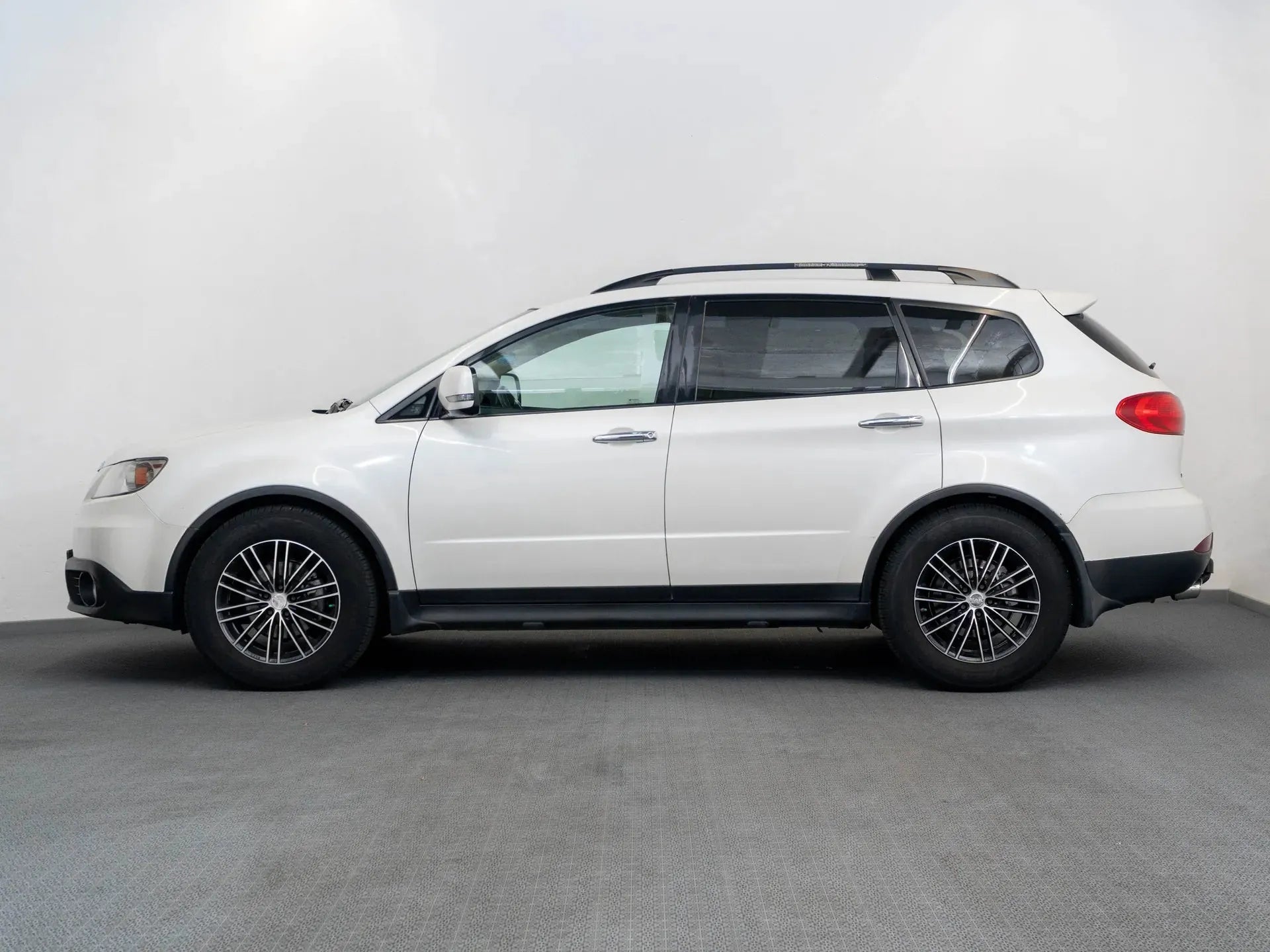 Subaru Tribeca 3.6 Benzina 258 CP Alb - Samsaru's Car Outlet