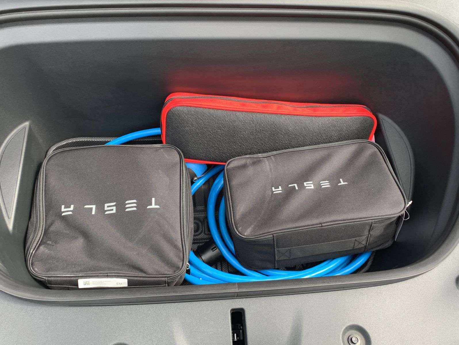 Tesla Model Y Long Range AWD* 1.Hand * Mwst ausweisbar