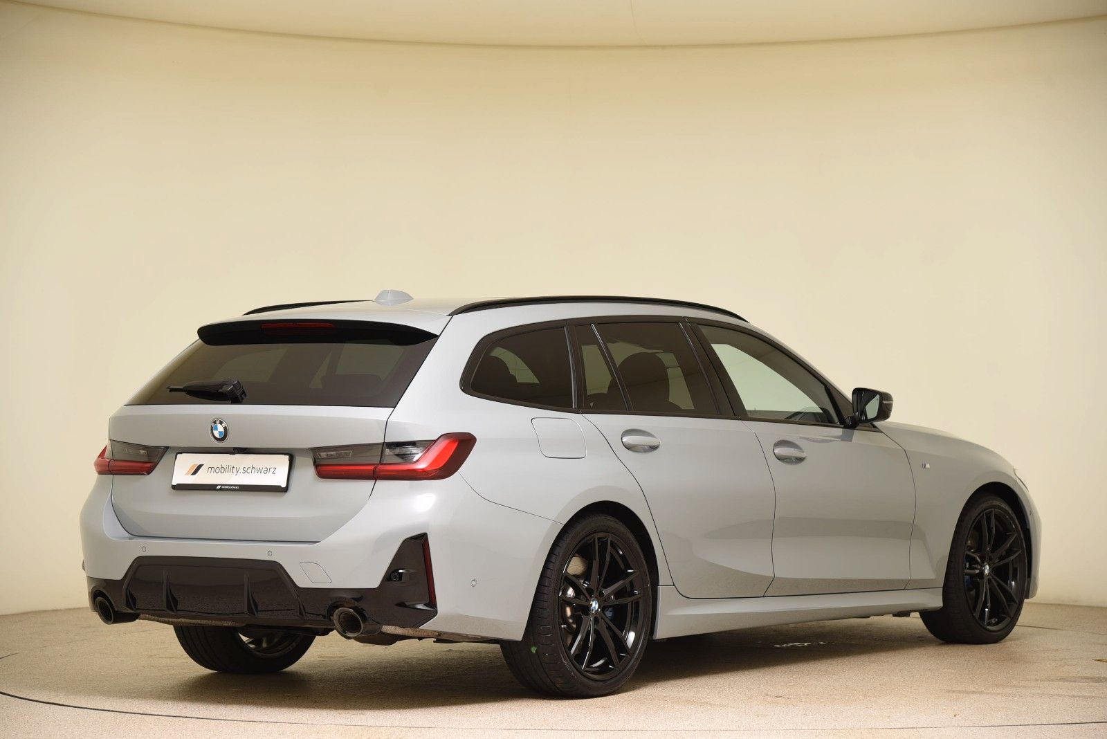 BMW 320d Touring xDrive M Sport ACC Pano H&K LED