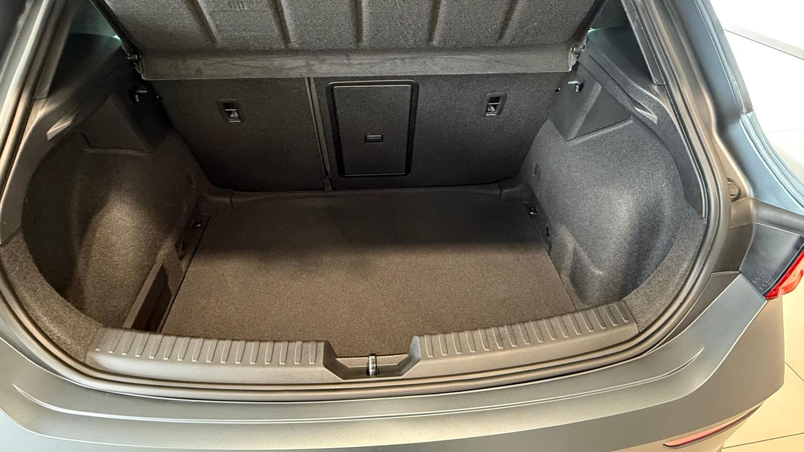 Cupra Leon VZ 2.0 TSI - Samsaru's Car Outlet