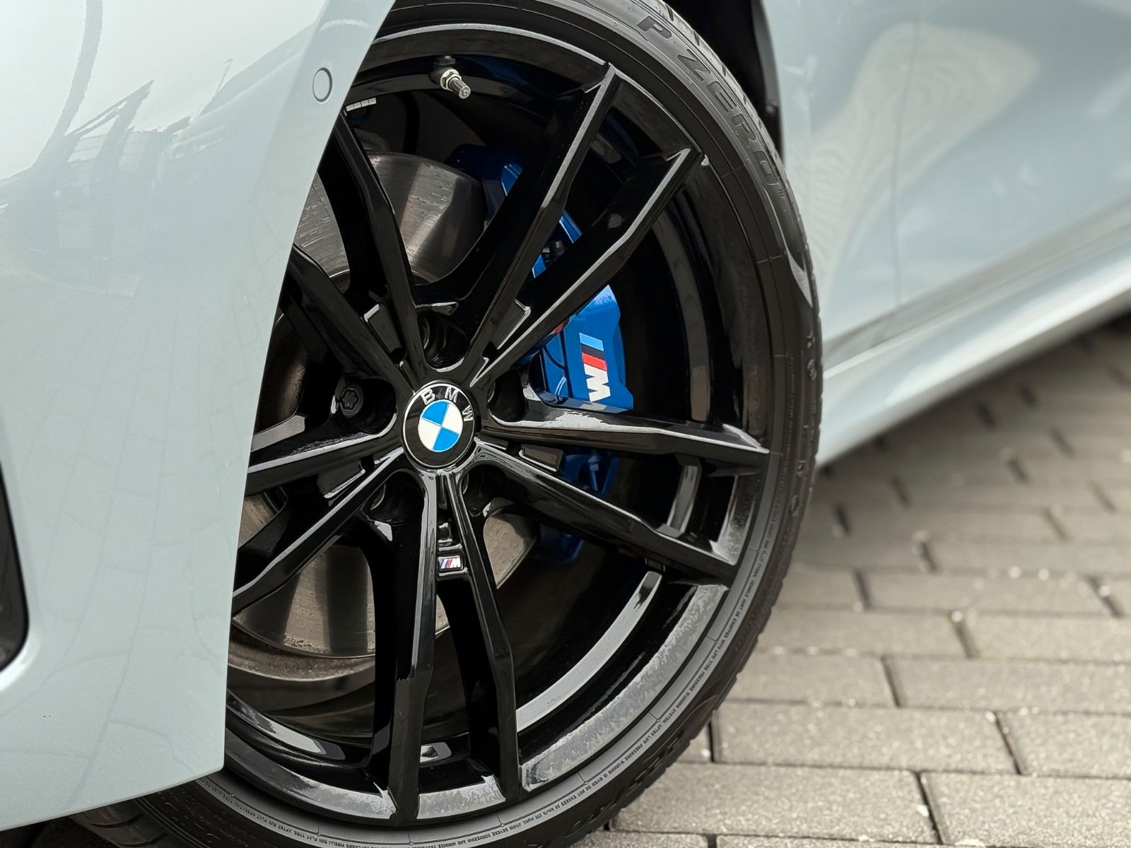 BMW 320d xD M Sport pro HuD AHK hifi 19" ACC StHzg