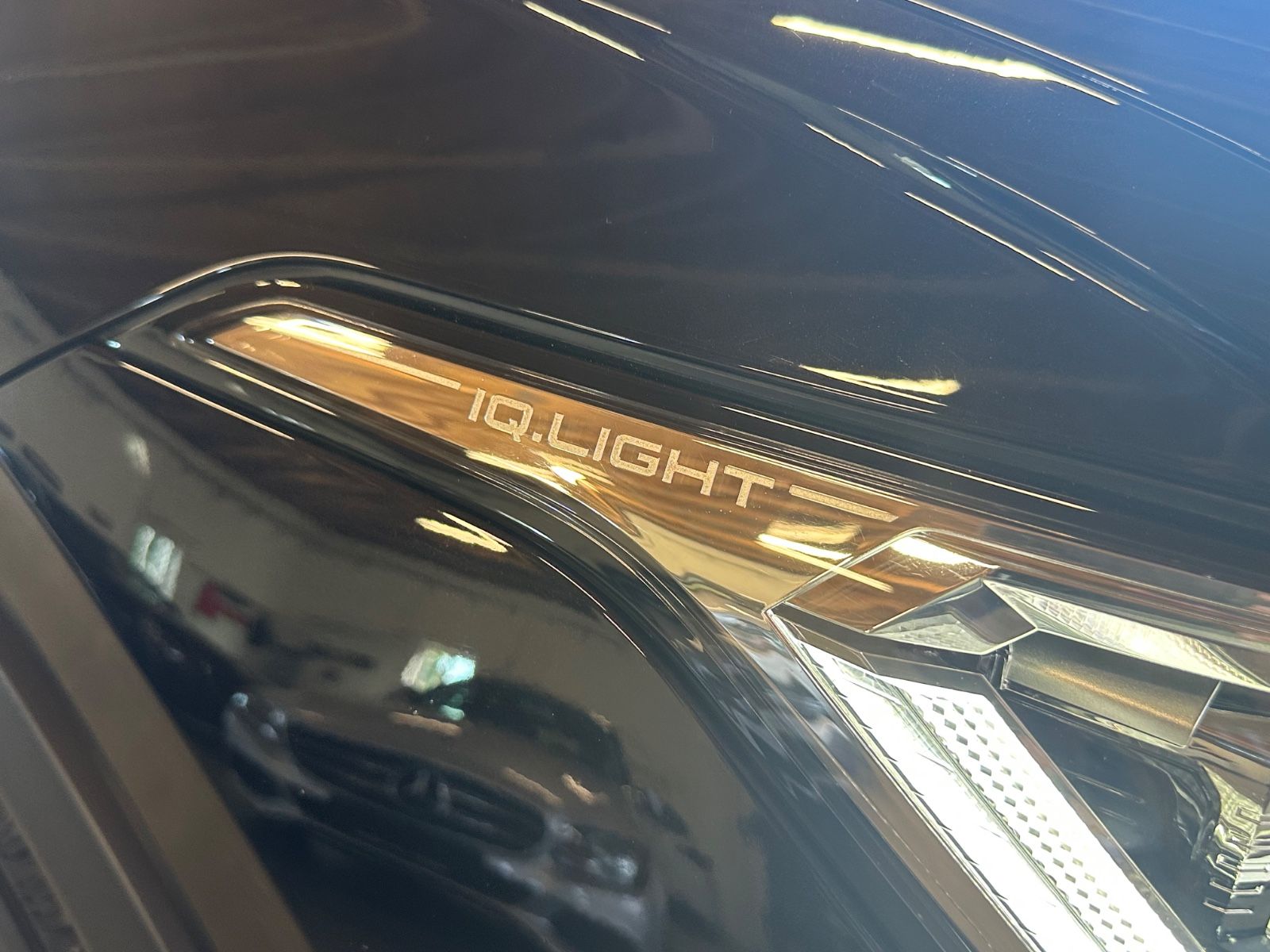 Volkswagen Tiguan R-Line 4Motion - Samsaru's Car Outlet