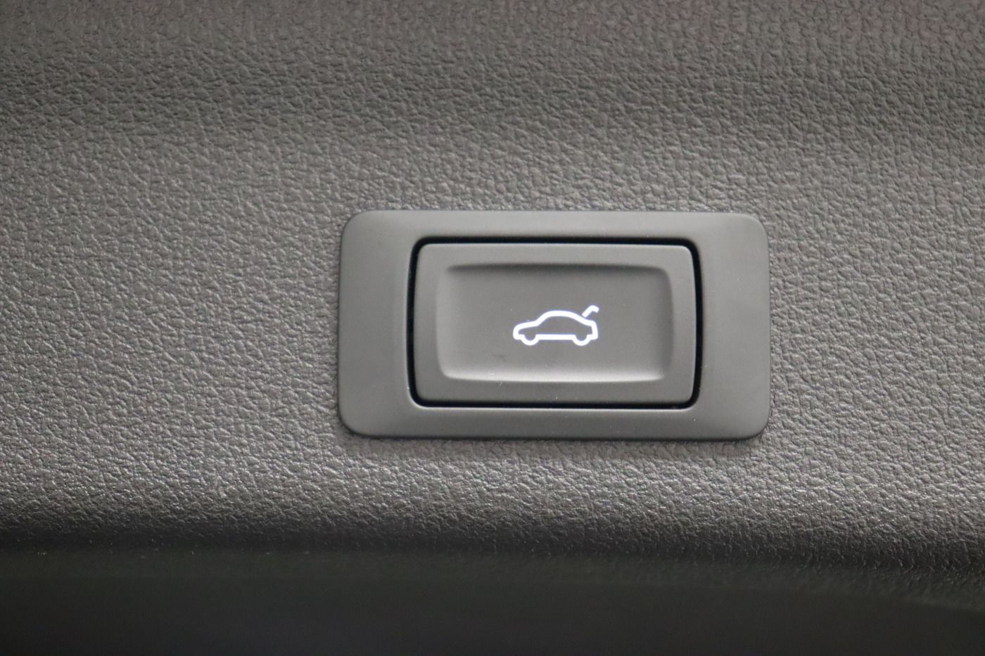Audi A6 Avant 40 TDI quattro S tronic sport - Samsaru's Car Outlet