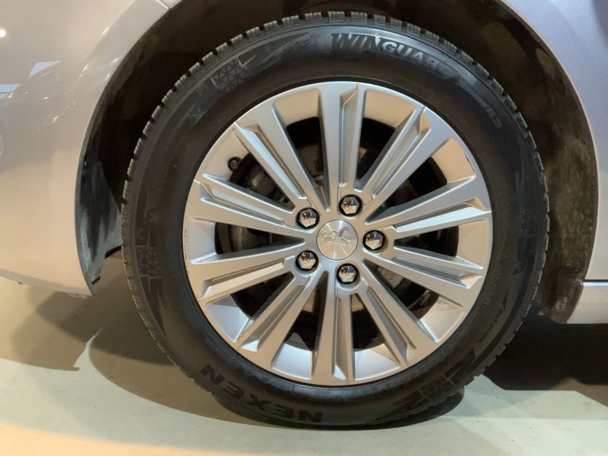 Peugeot 308 - Samsaru's Car Outlet