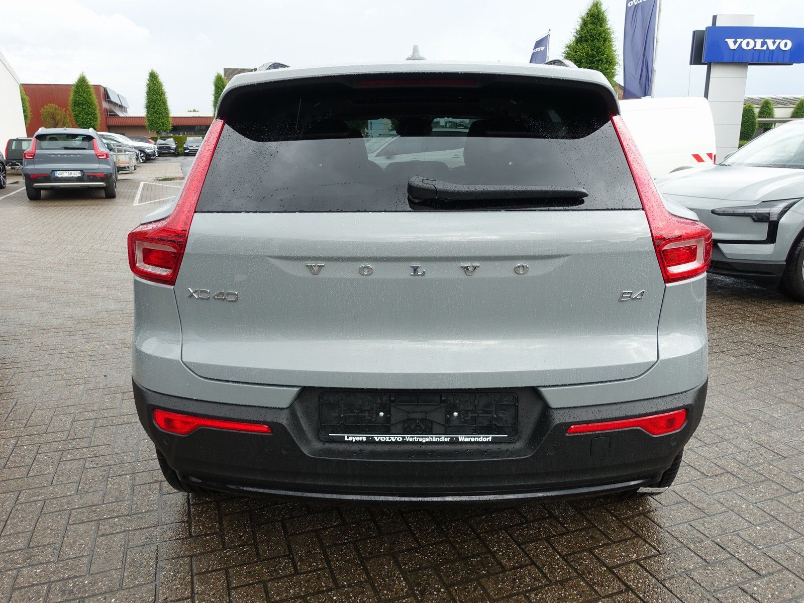Volvo XC40 Ultra B4 Dark - Samsaru's Car Outlet