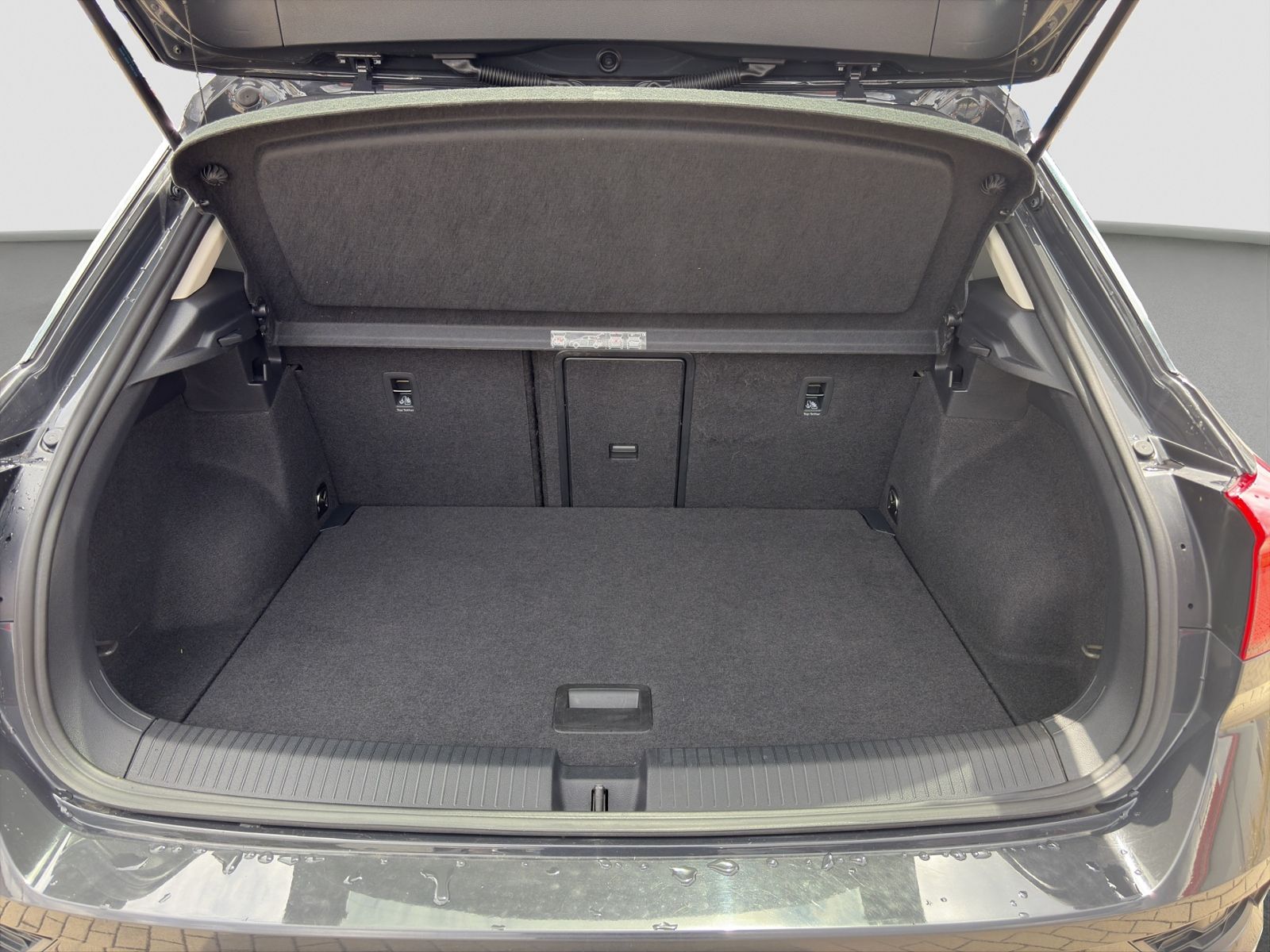 Volkswagen T-Roc 1.0TSI ACTIVE - Samsaru's Car Outlet