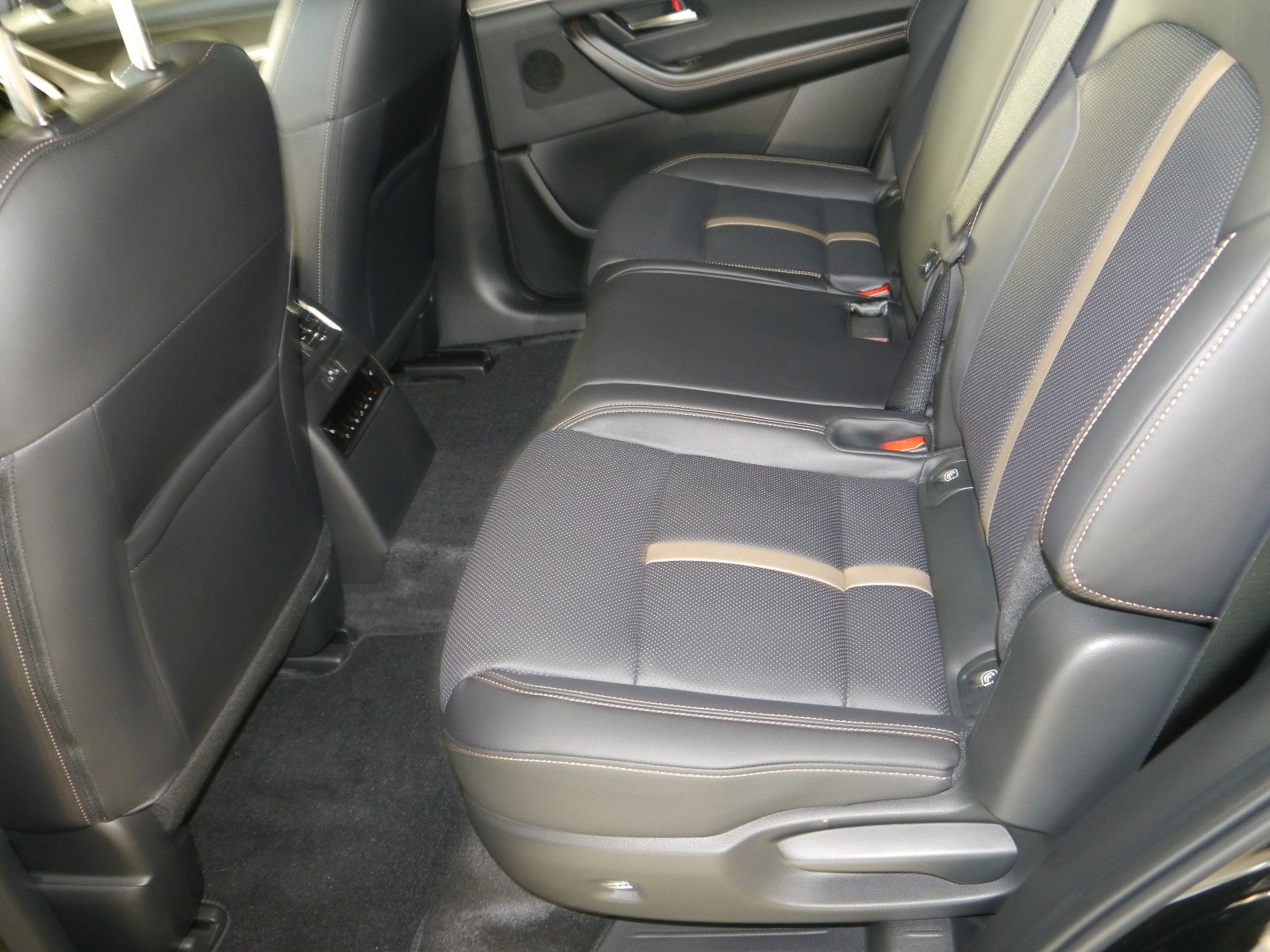 Mazda CX-80 2.5 e-SKYACTIV PHEV Homura Plus Auto AWD