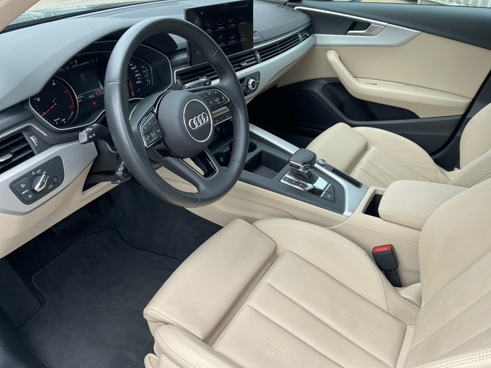 Audi A4 Avant 35 TDI S tronic advanced - Samsaru's Car Outlet
