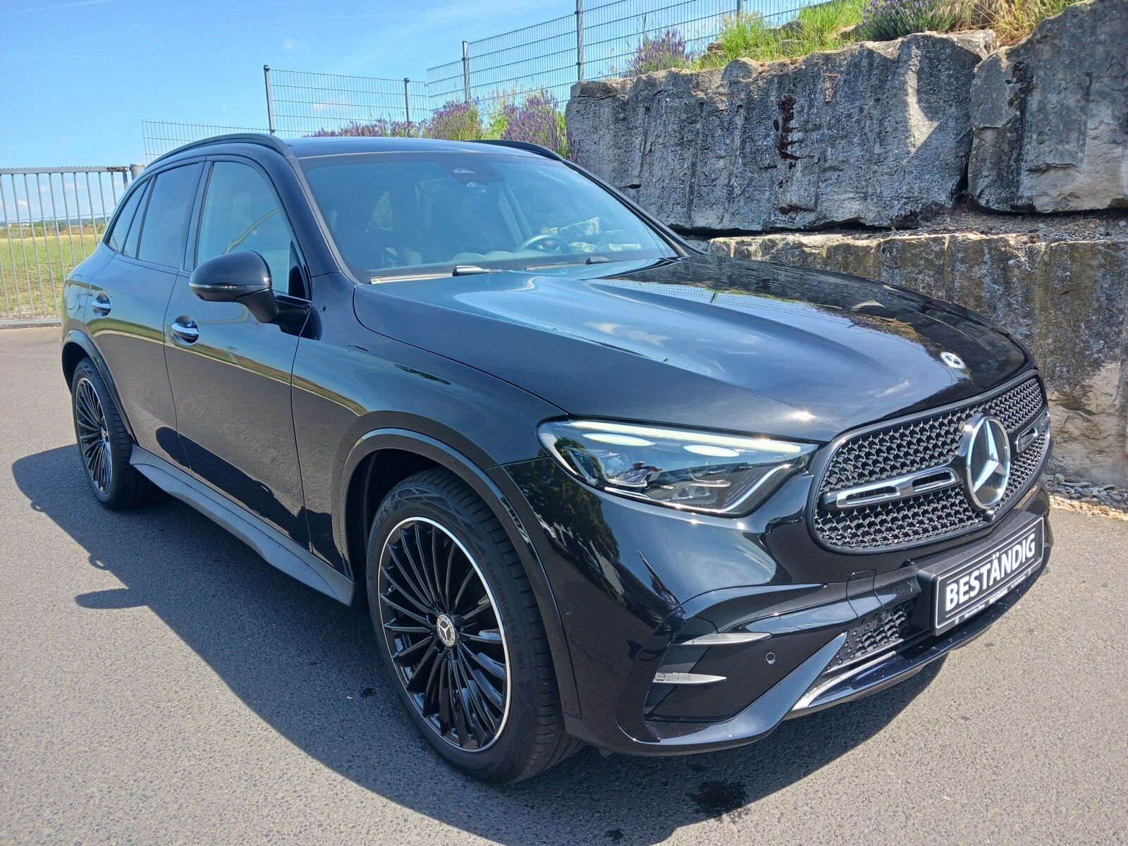 Mercedes-Benz GLC 220 d 4M AMG-PREMIUM+PANO+STAND-HZ+20"+AHK+N