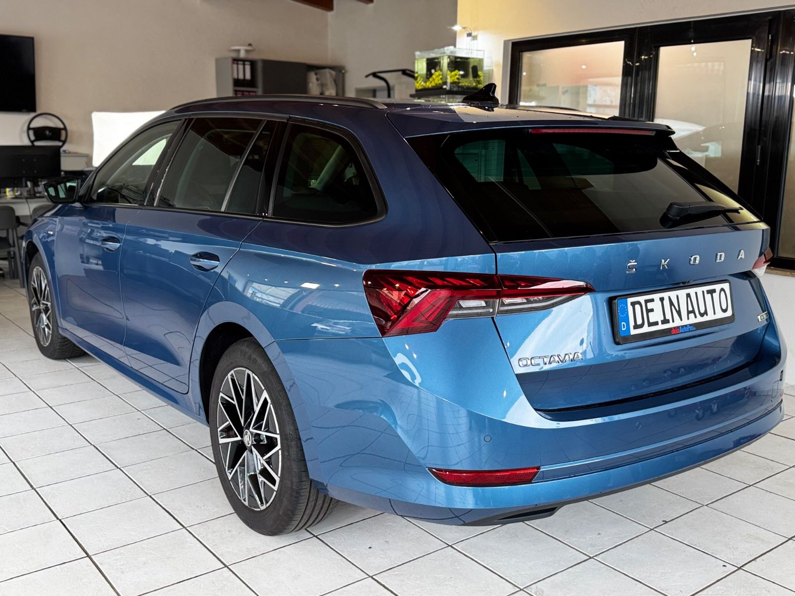 Skoda Octavia Combi Clever - Samsaru's Car Outlet