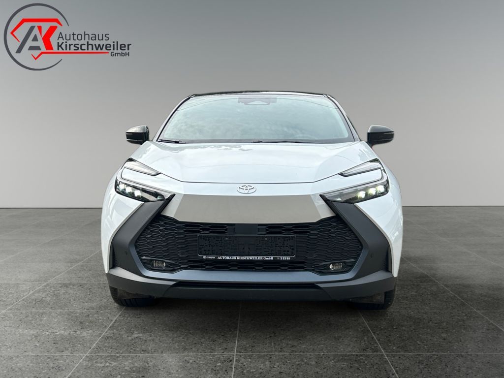 Toyota C-HR 1.8 Hybrid Black&White
