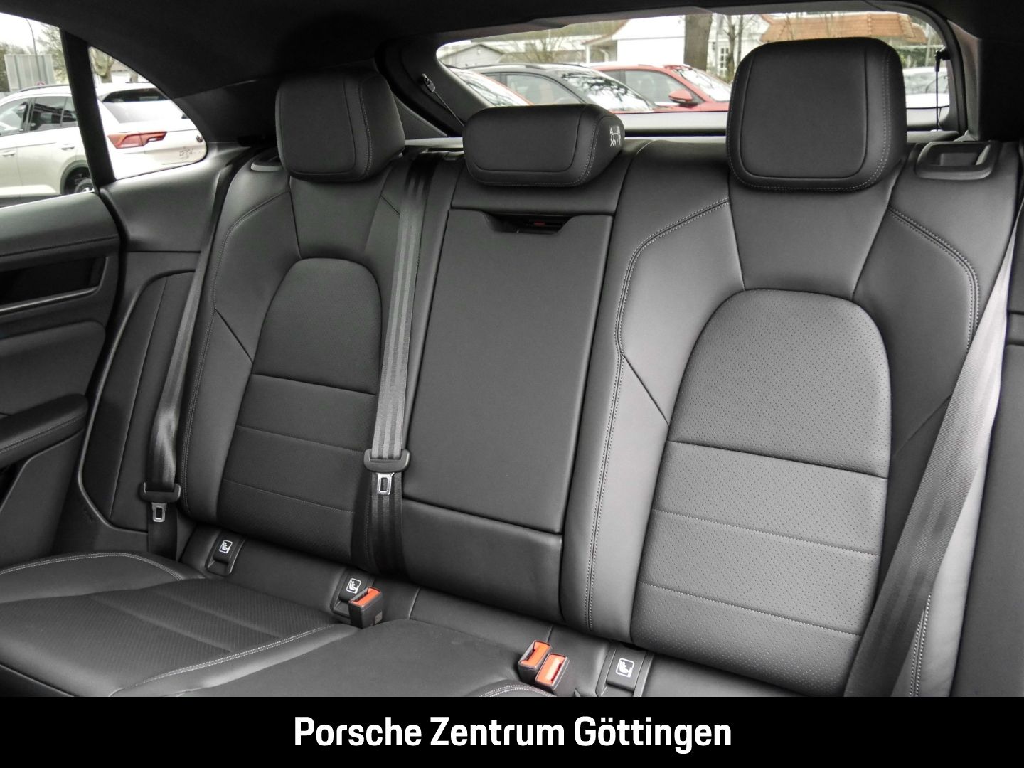 Porsche Macan 4 BOSE Surround-View Abstandstempomat LED