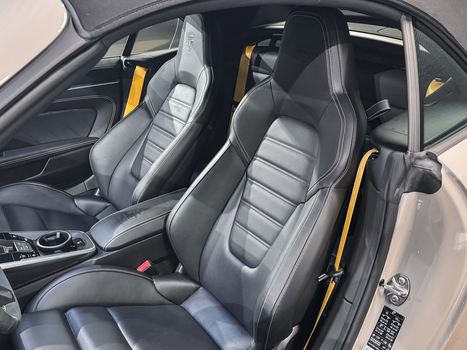 Porsche 911 Turbo S Cabrio AeroKit+Burmester+Carbon
