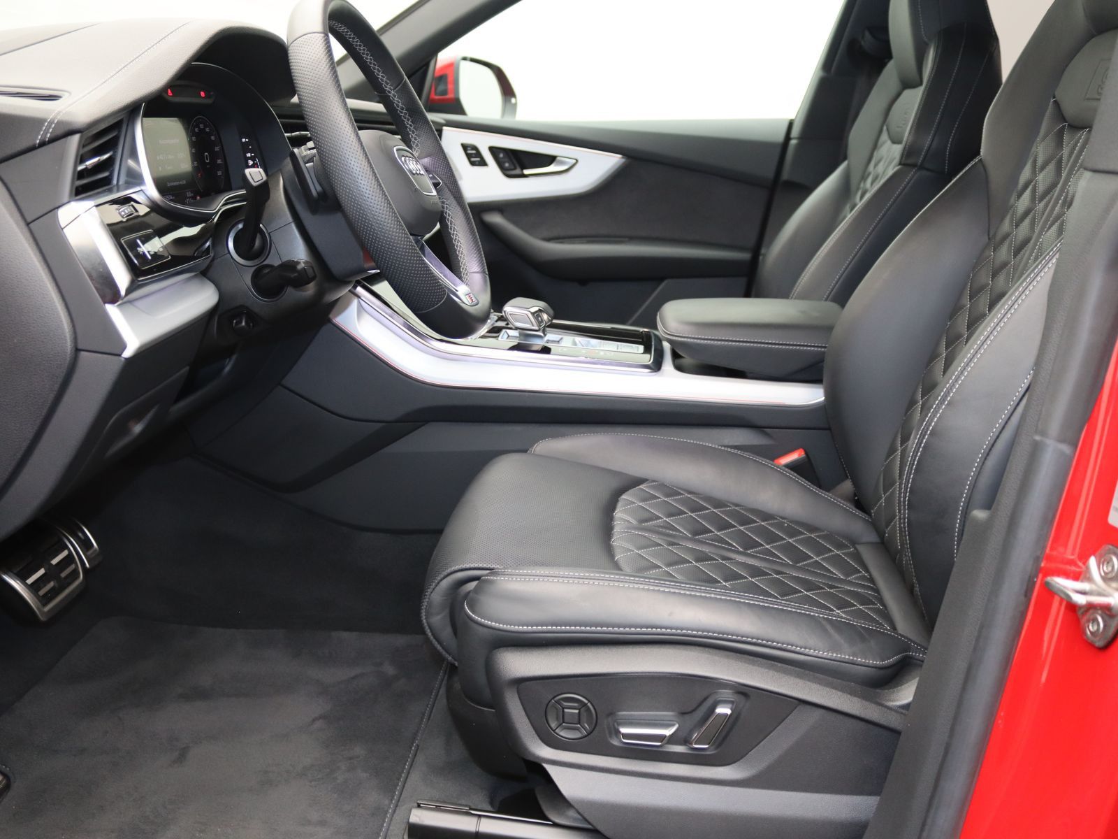 Audi Q8 S-Line 50TDI quattro / Standh, Pano, Air, AHK