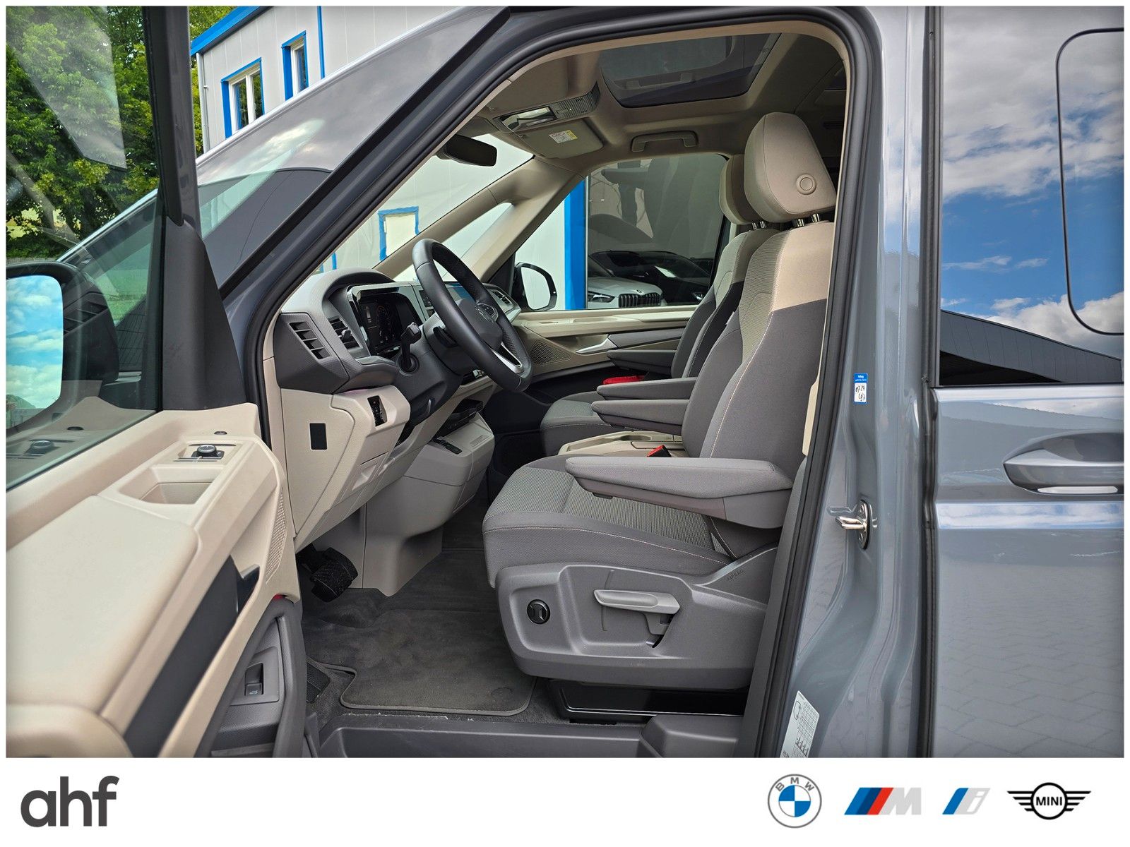 Volkswagen T7 Multivan EDITION - Samsaru's Car Outlet