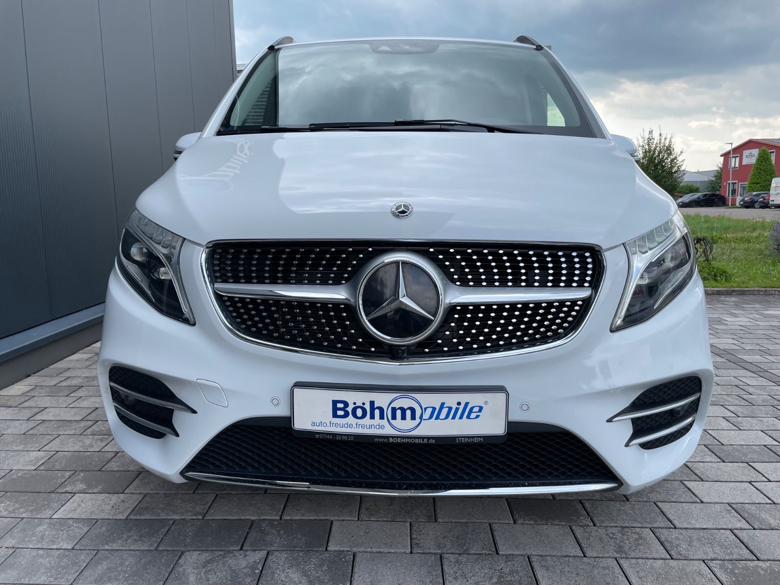Mercedes-Benz V 300 d AMG - Samsaru's Car Outlet