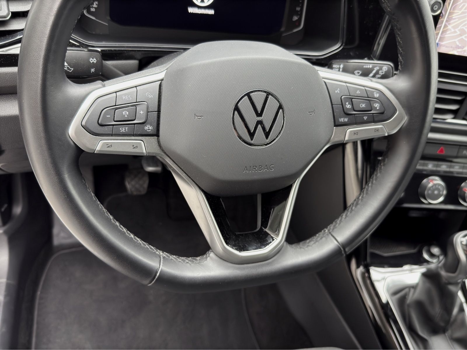 Volkswagen T-Roc 1.0 TSI BLACK STYLE - Samsaru's Car Outlet