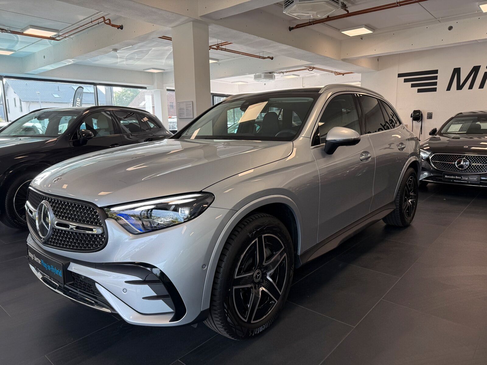Mercedes-Benz GLC 300 e 4M AMG - Samsaru's Car Outlet