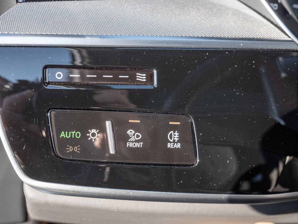 Audi A8 lang 60TFSI quattro - Samsaru's Car Outlet