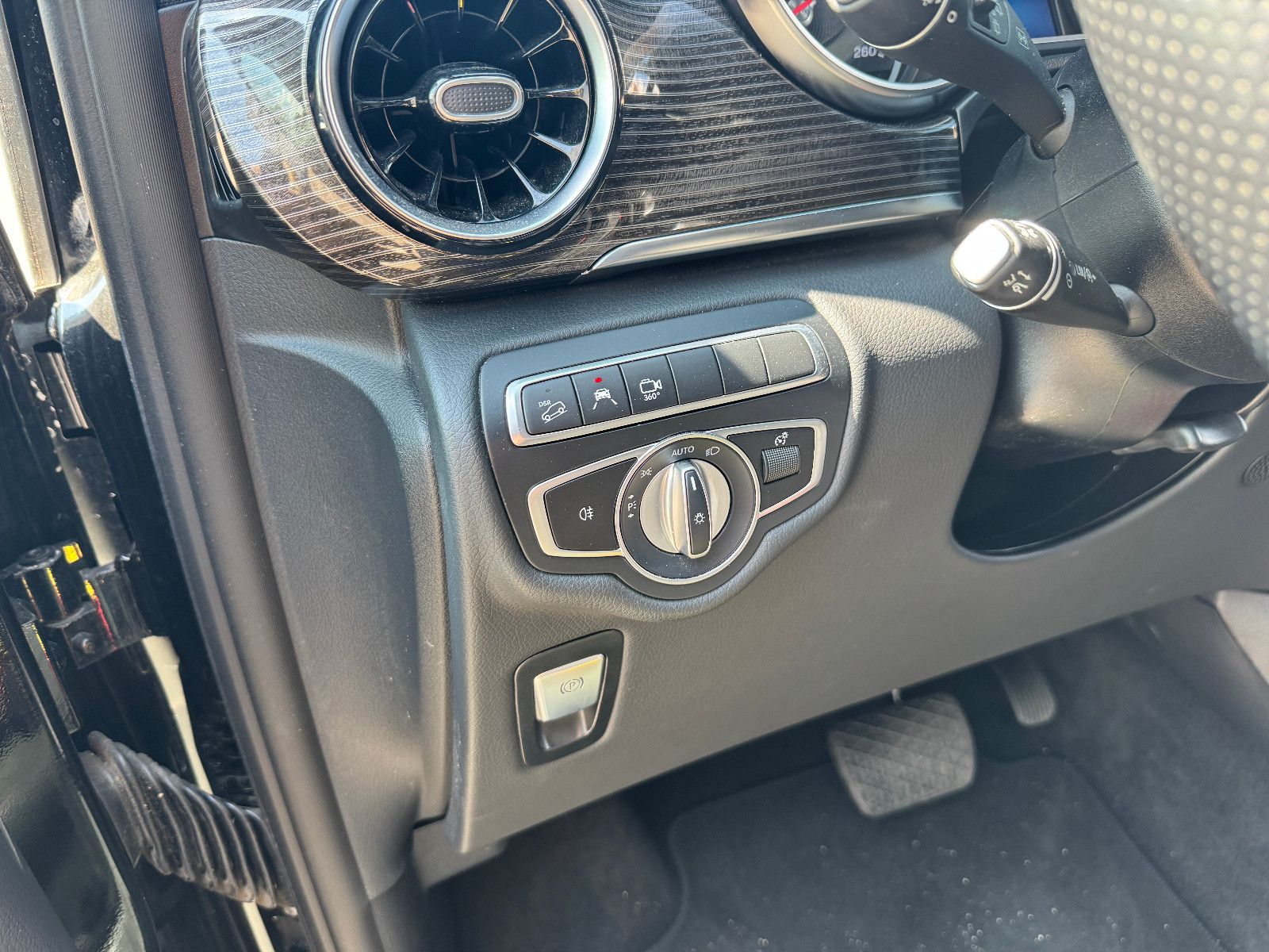 Mercedes-Benz V 220 d lang 4M - Samsaru's Car Outlet
