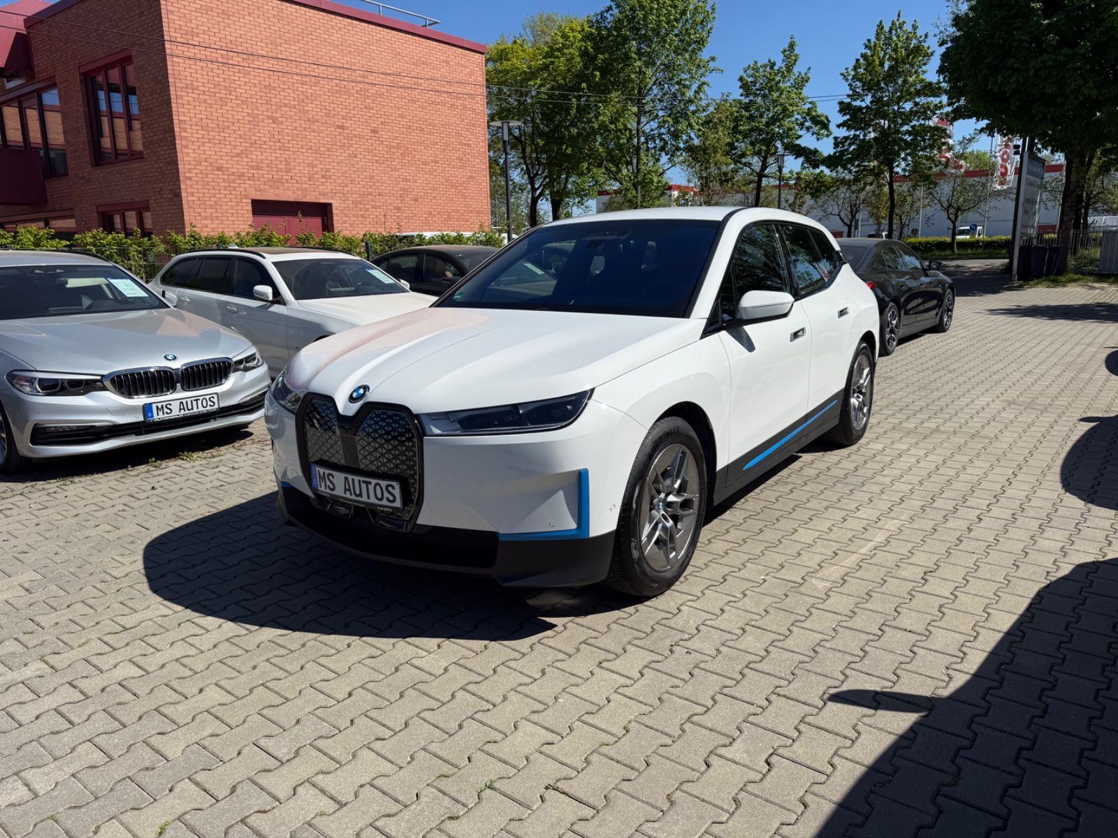BMW iX 40 xDrive*Head Up*360Kamera*Harmann*Komfortzu