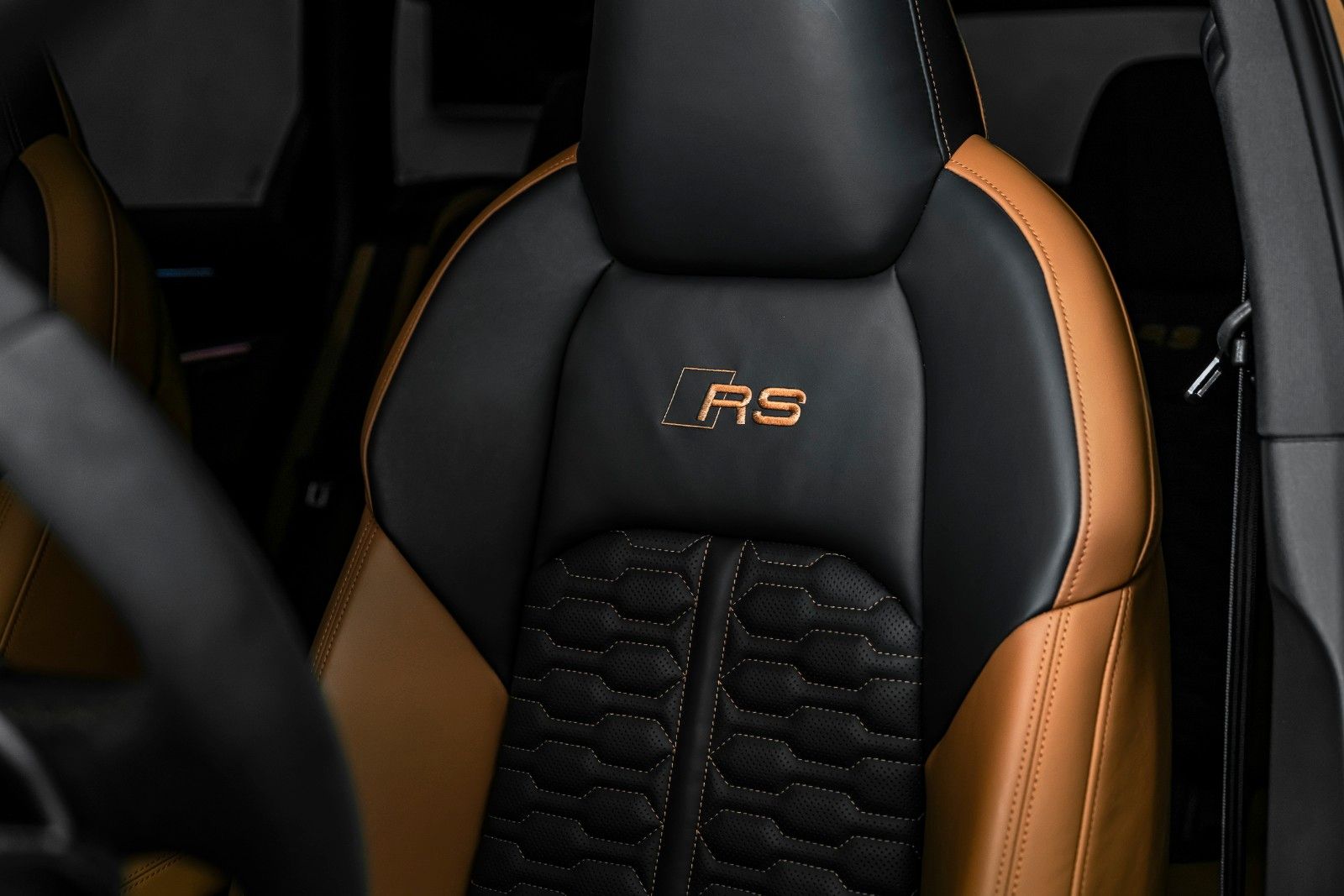 Audi RS6 Avant 4.0TFSI Performance*Exclusive*Pano*HuD