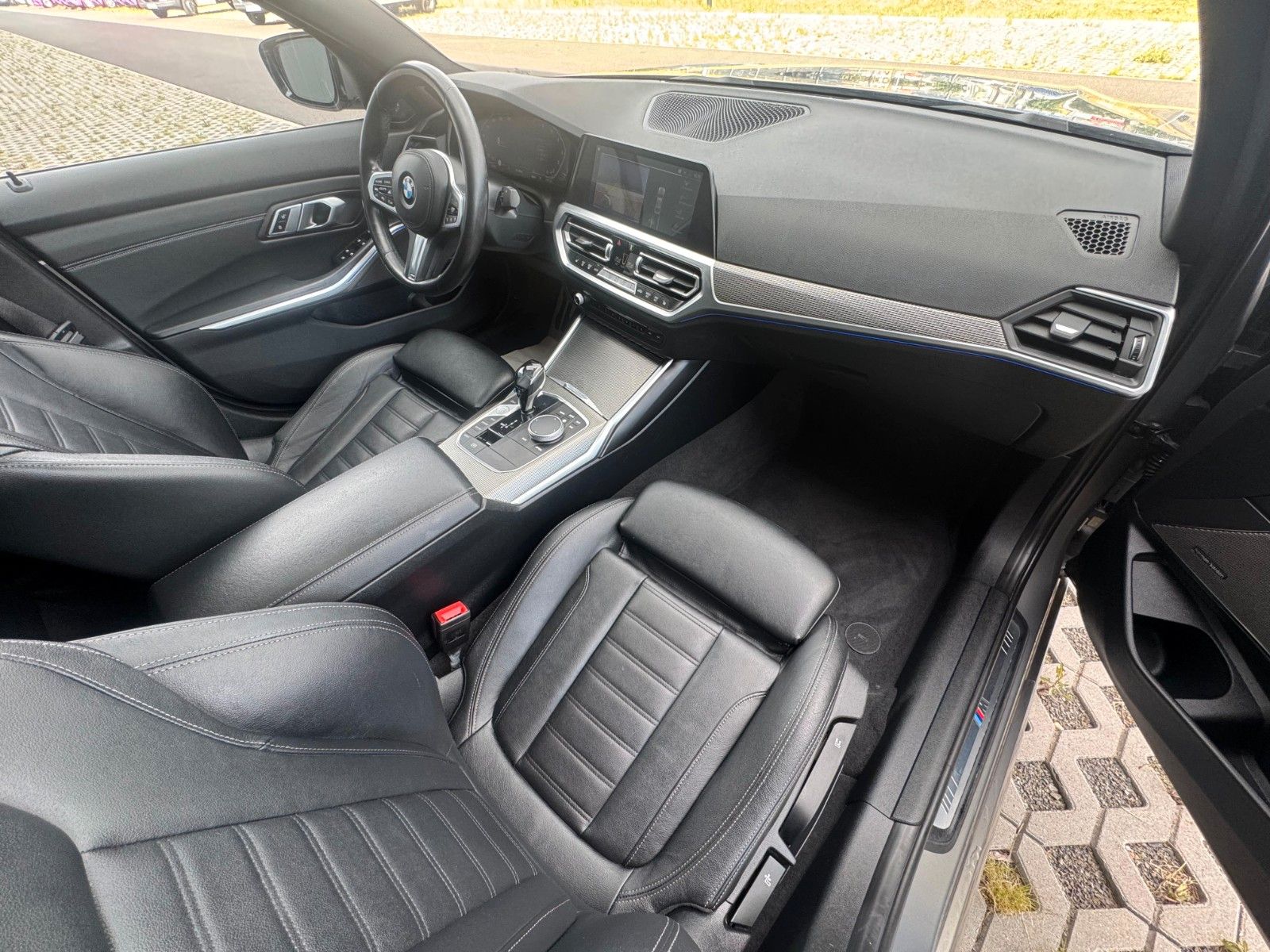 BMW Lim M Sport - Samsaru's Car Outlet