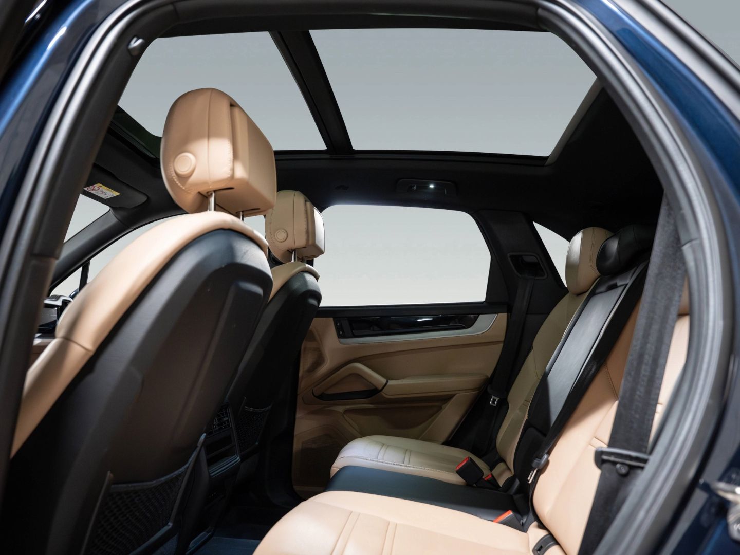 Porsche Cayenne InnoDrive Standheizung PASM AHK Panorama