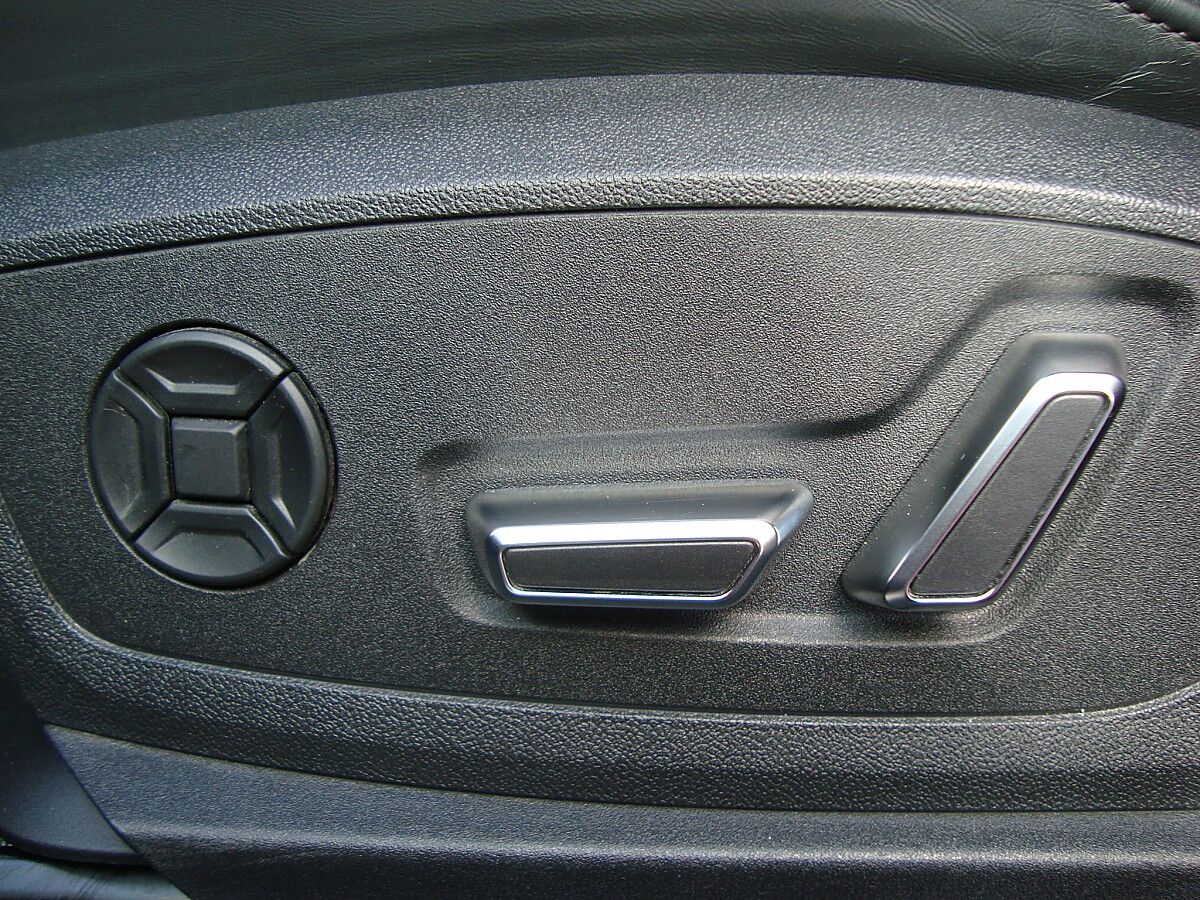 Audi e-tron 55 quattro RS-Sitze Garantie S-Line !!
