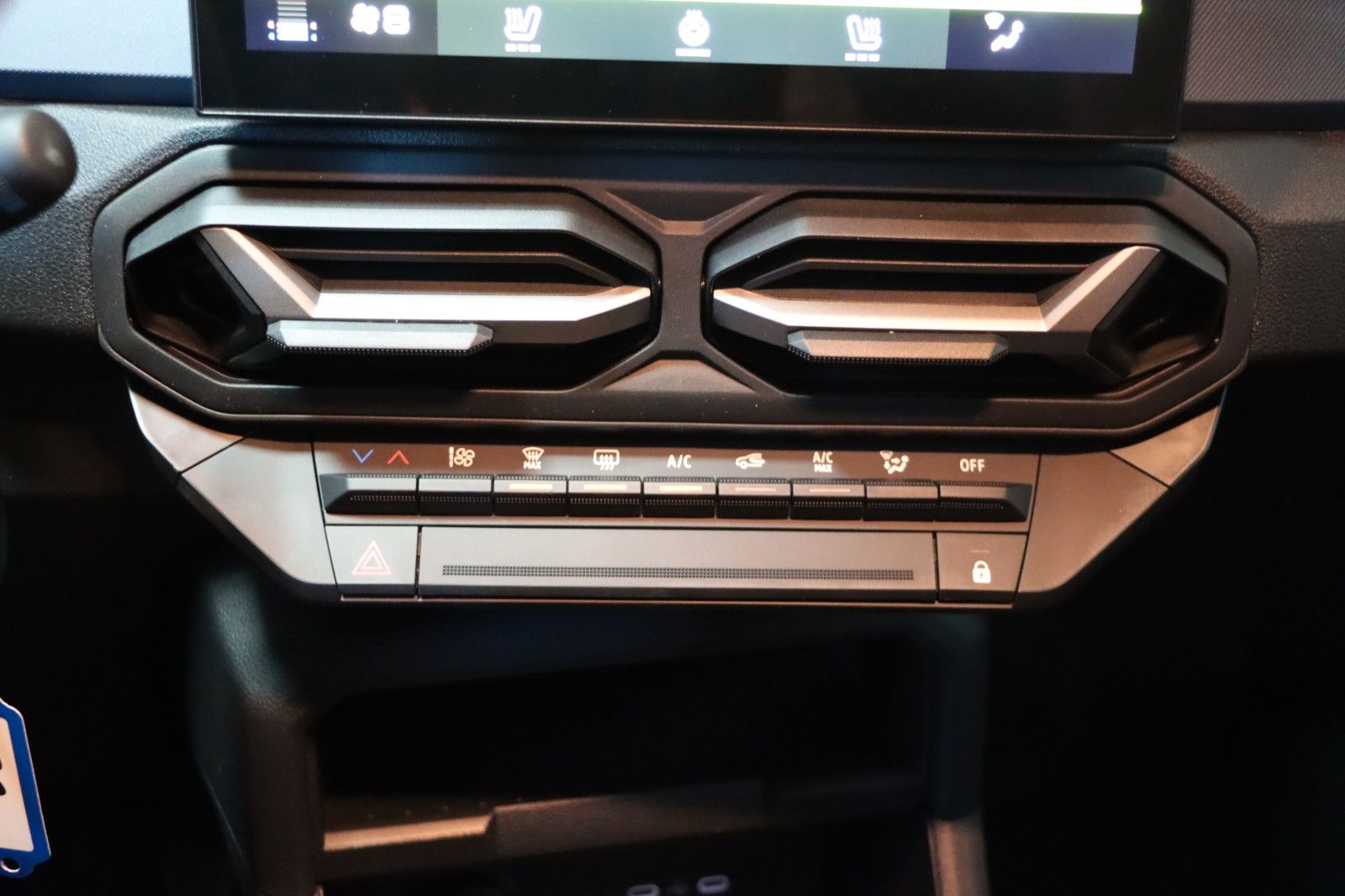 Dacia Duster III TCe 130 Expression 4x4 - Samsaru's Car Outlet