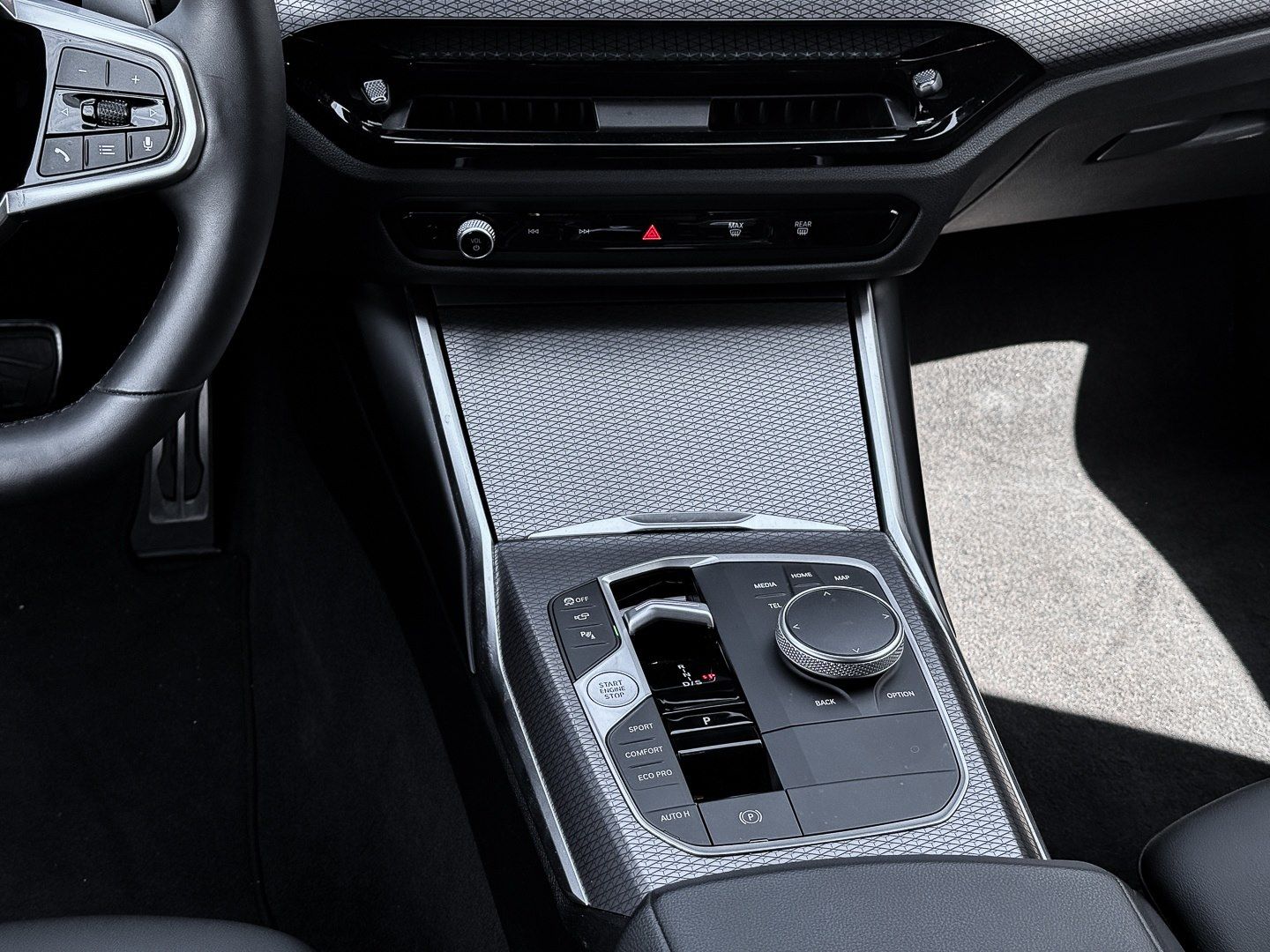 BMW 330d xDrive M-Sport AHK PANO DA PA+ 360 ACC