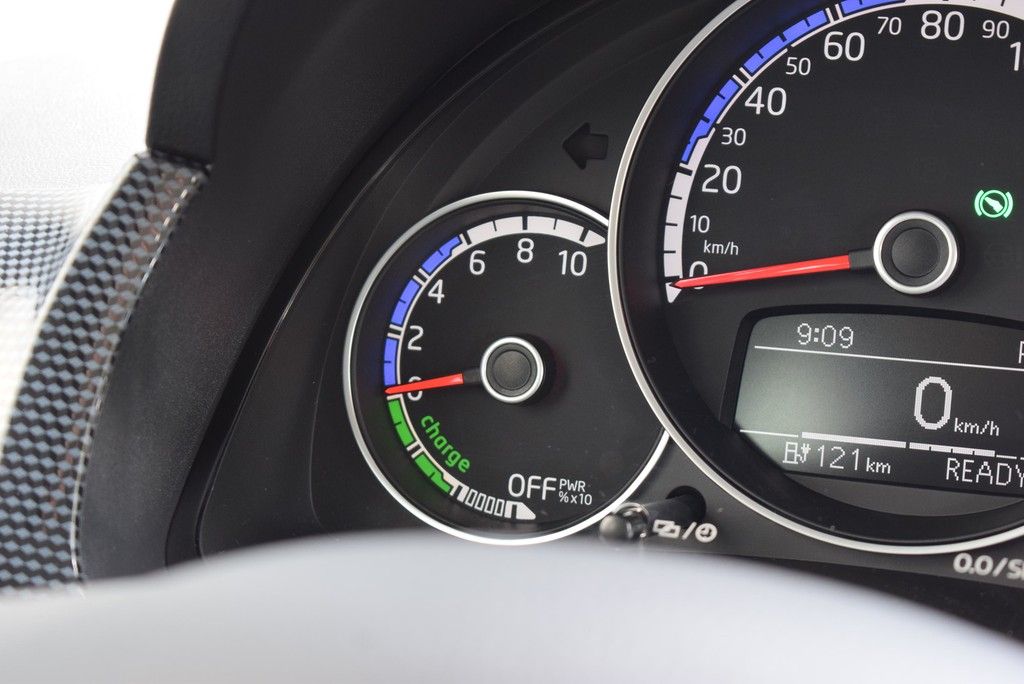 Volkswagen e-up! Move - Samsaru's Car Outlet