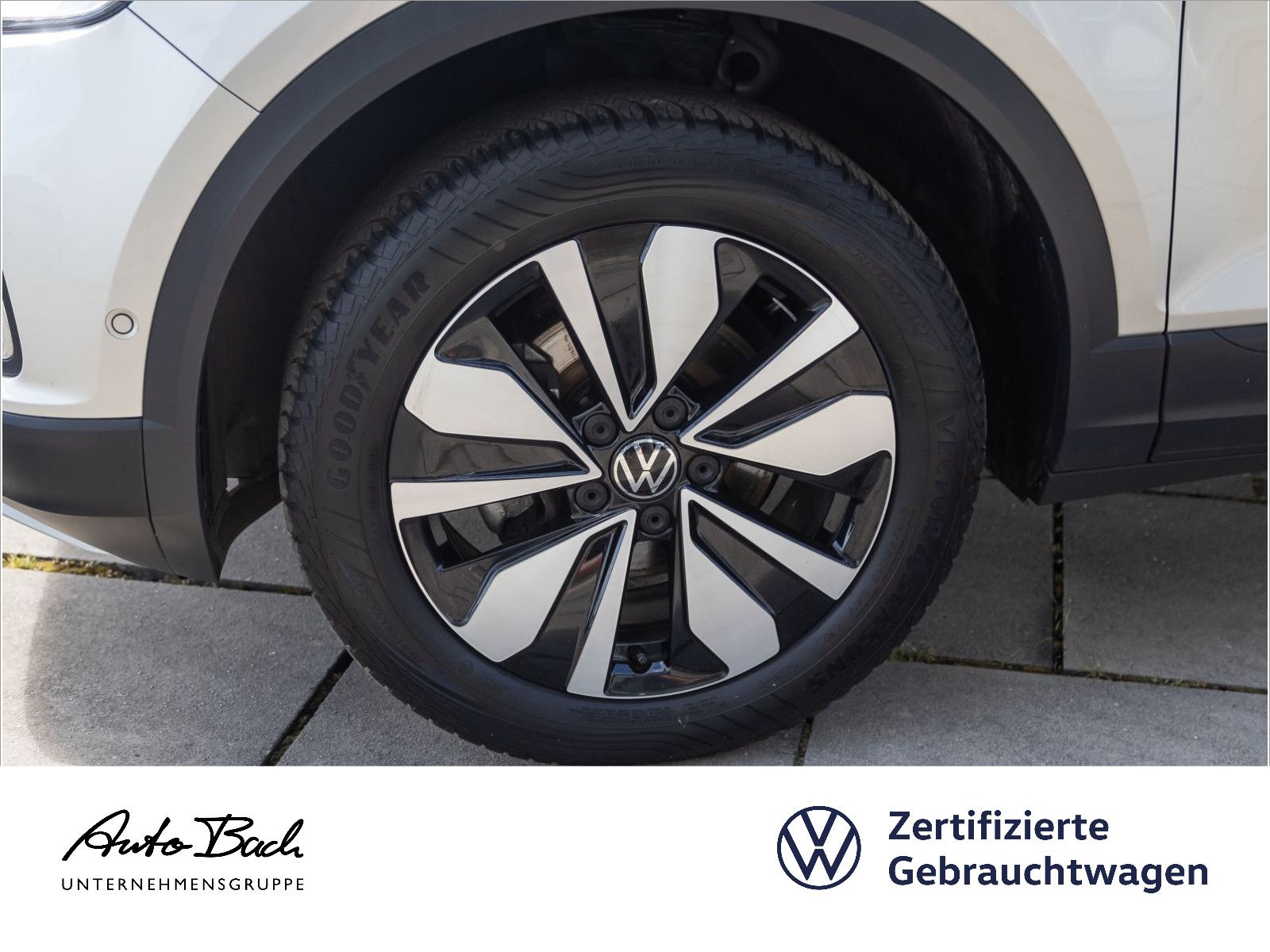 Volkswagen T-Roc 1.5 TSI MOVE DSG - Samsaru's Car Outlet