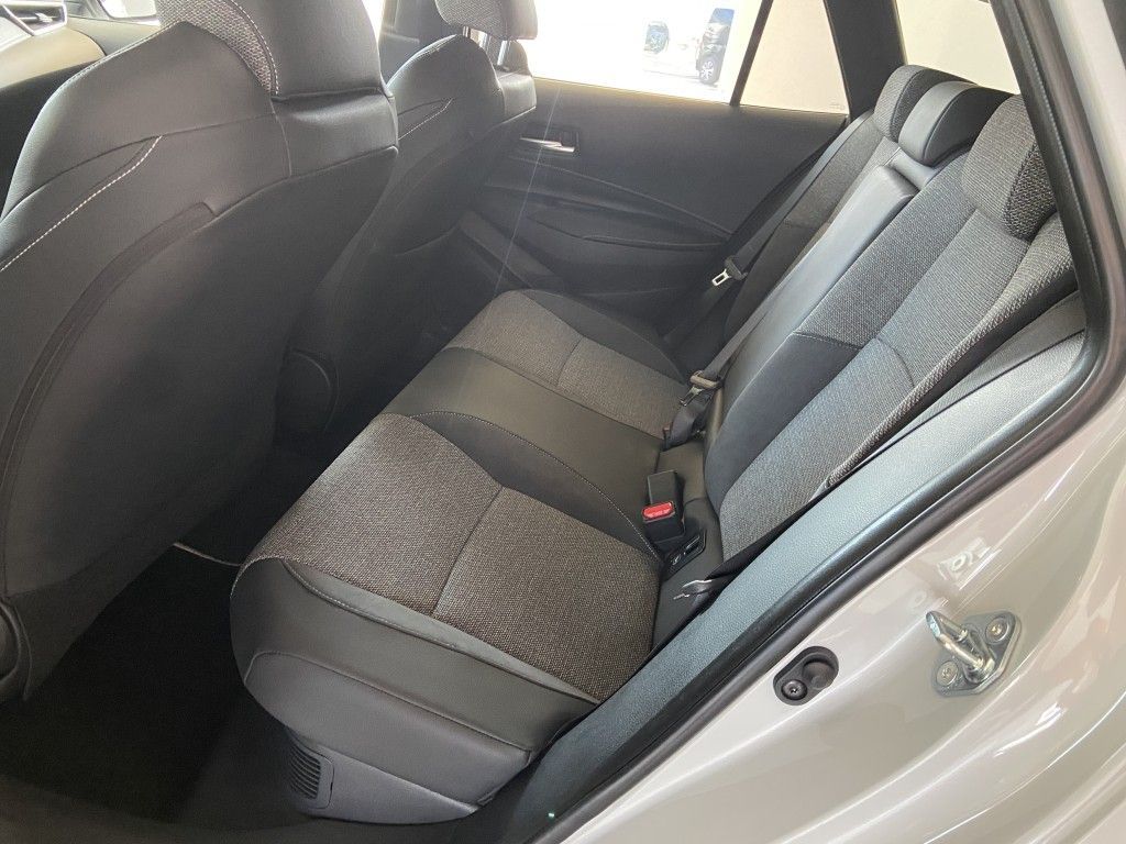 Toyota Corolla 2.0 Hybrid Touring Sports Teamplayer
