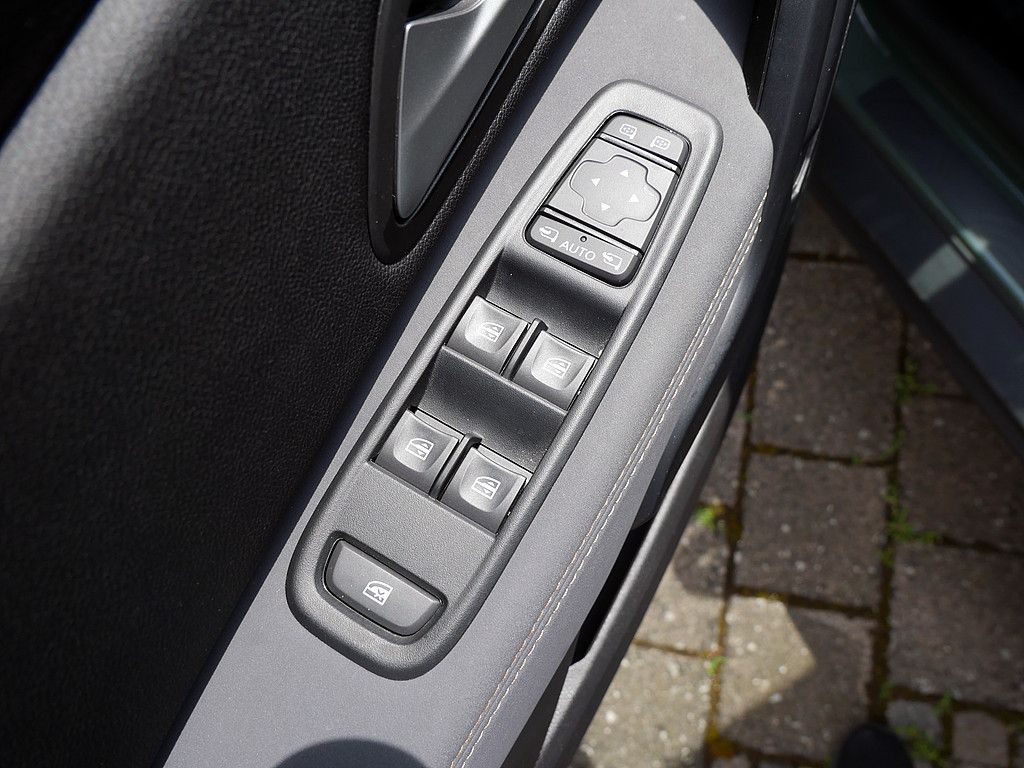 Dacia Duster Extreme TCe 150 EDC 2WD - Samsaru's Car Outlet