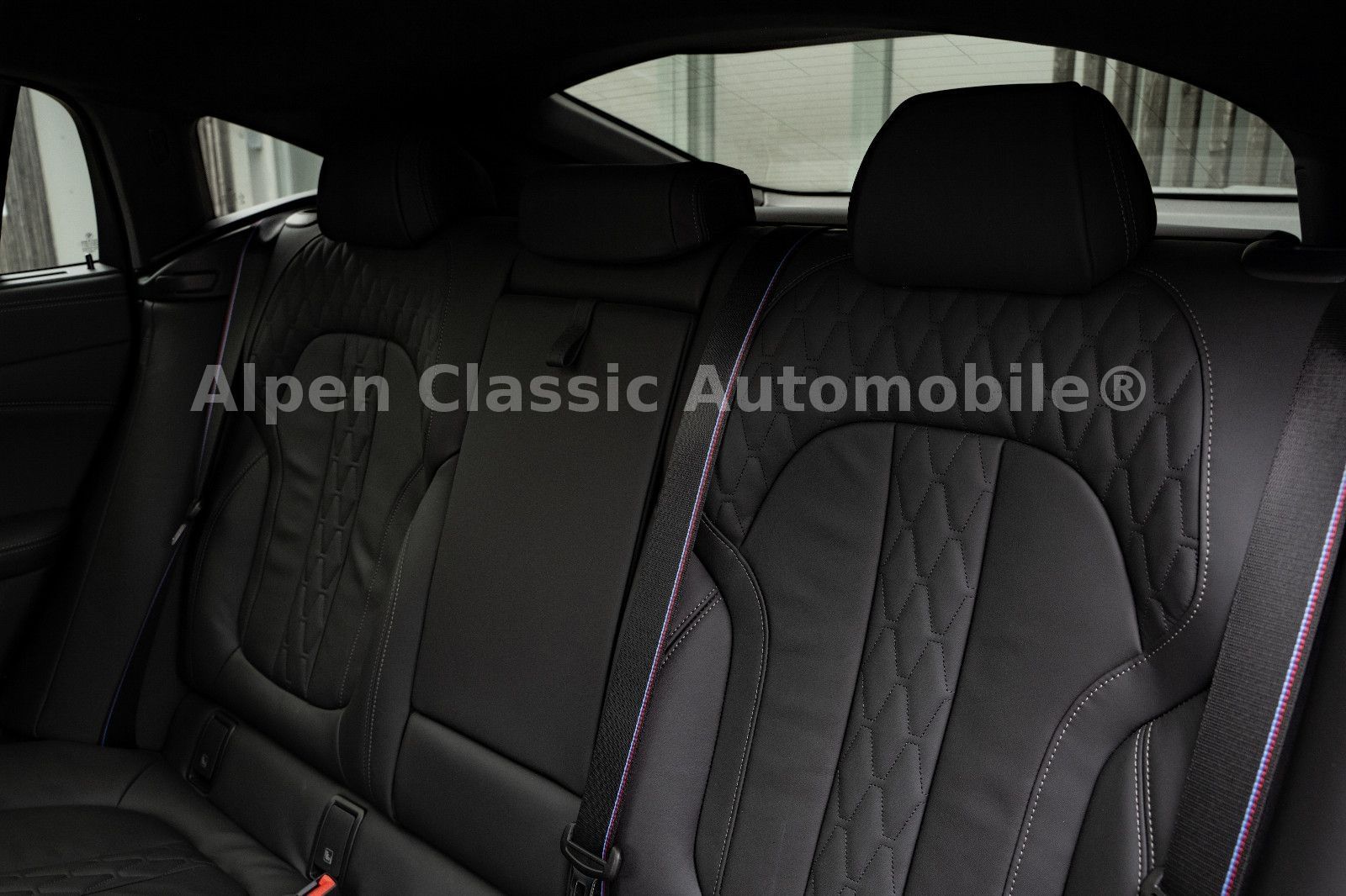 BMW X6 M60 i xDrive B&W, HUD, PANO, AHK, Massage