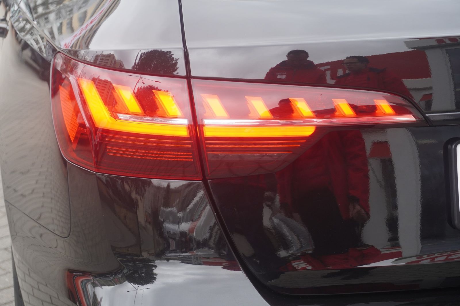 Audi A4 35 2.0 TFSI Avant S-line - Samsaru's Car Outlet