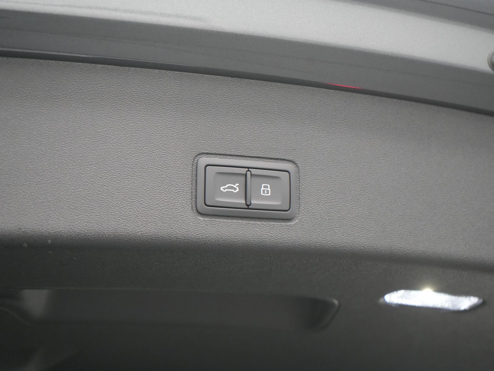 Audi Q3 S tronic S line MATRIX AHK PANO HUD SONOS NAV