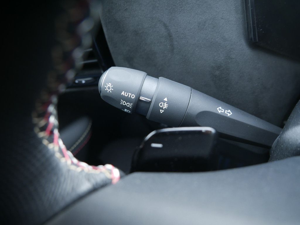 DS Automobiles DS 4 E-TENSE 225 Performance Line + NAVI LED ACC
