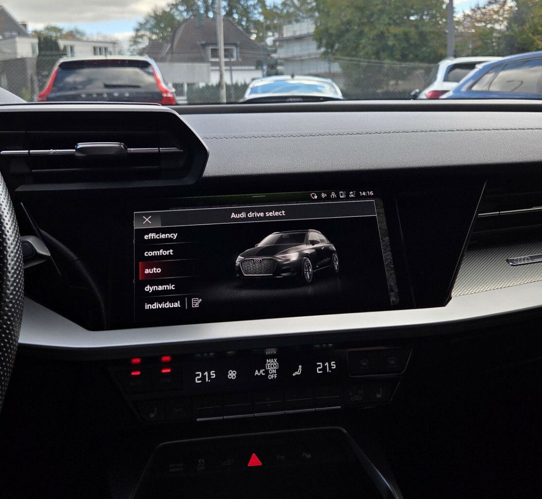 Audi A3 40TFSie S-Line Sportb.PanSD.Matrix.KeyGo.ACC