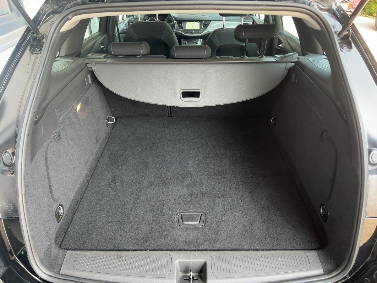 Opel Astra K Sports Tourer Edition - Samsaru's Car Outlet