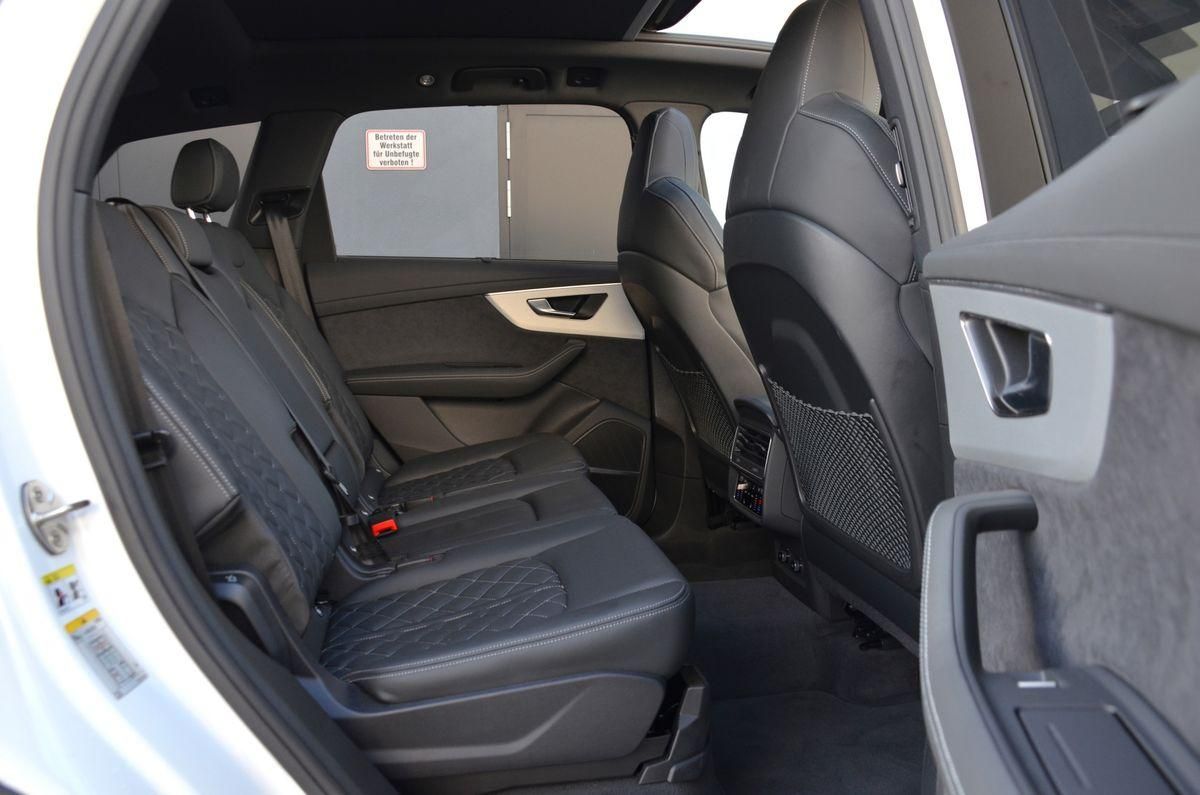 Audi Q7 50 TDI quatt S-LINE 7SITZ STNDHZ PANO AHK B&O