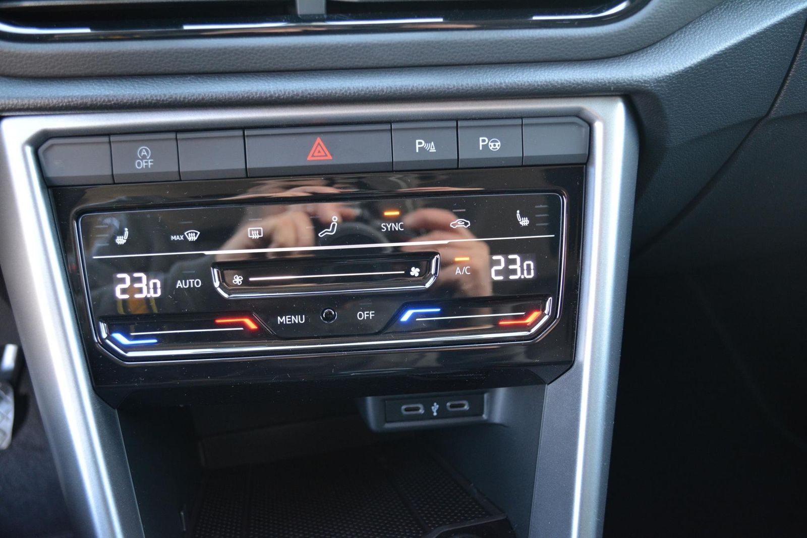 Volkswagen T-Roc Life Plus - Samsaru's Car Outlet