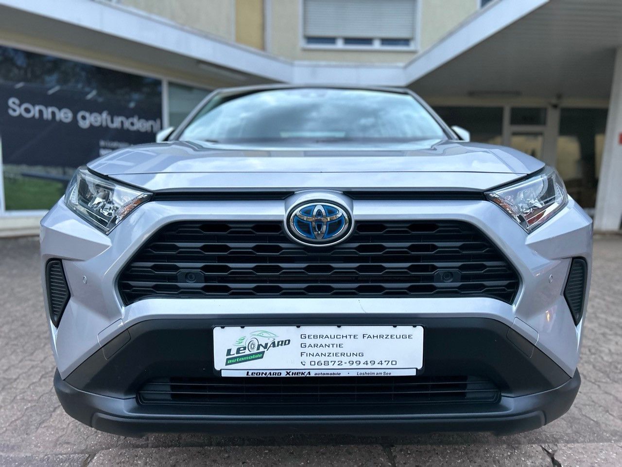 Toyota RAV4 Hybrid - Samsaru's Car Outlet