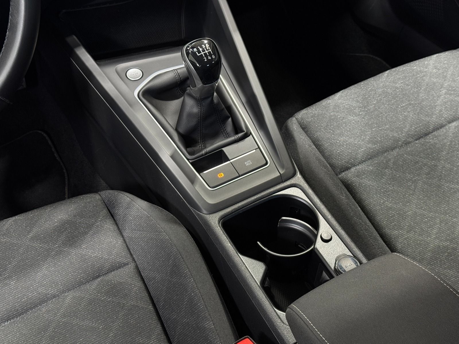 Volkswagen Golf Life 1.0 TSI - Samsaru's Car Outlet