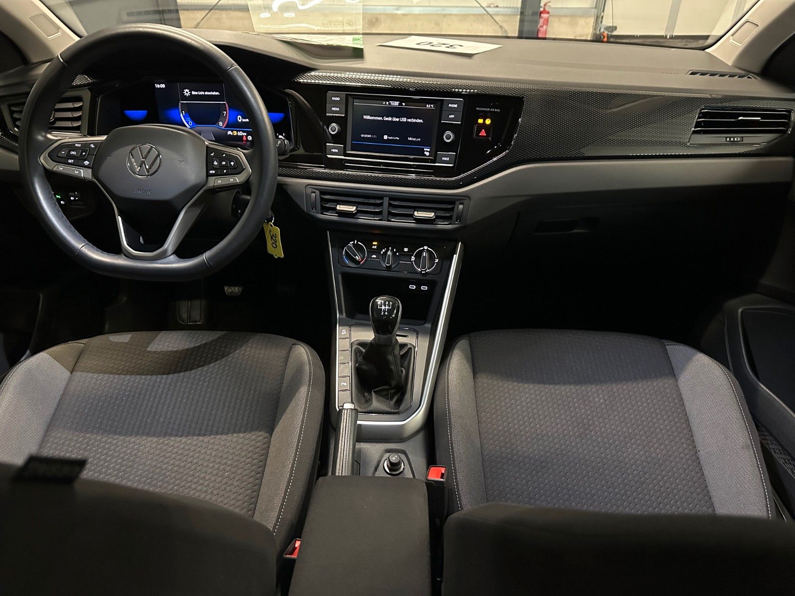 Volkswagen Taigo 1.0 TSI Life - Samsaru's Car Outlet