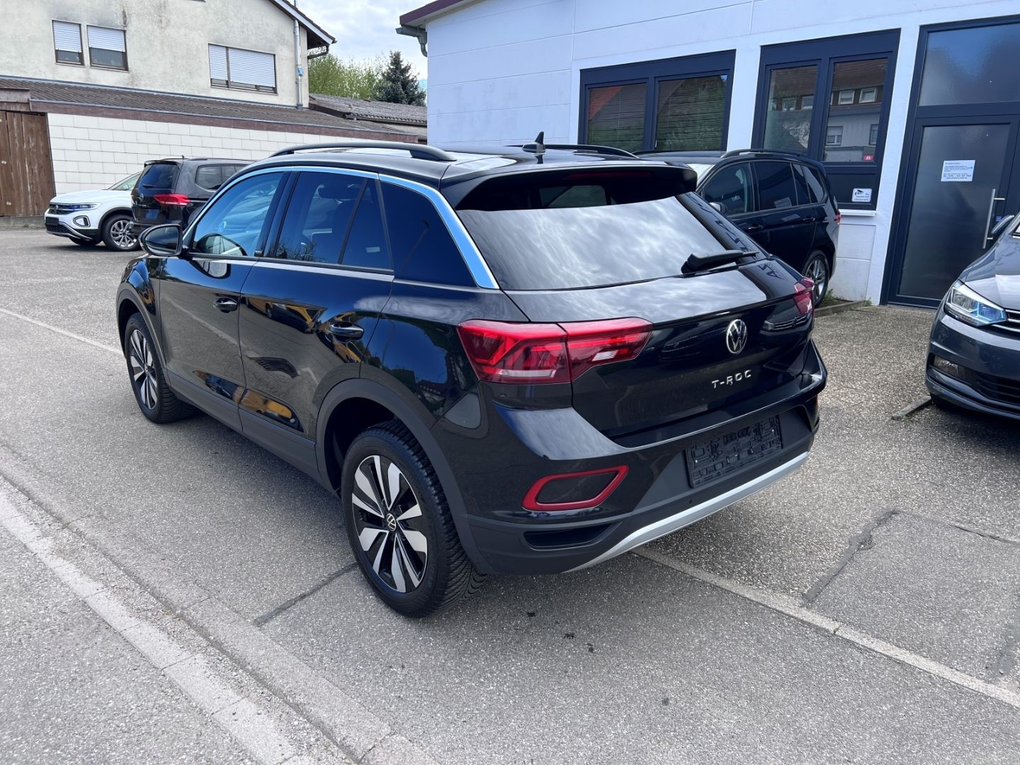 Volkswagen T-Roc 1.0TSI Move - Samsaru's Car Outlet