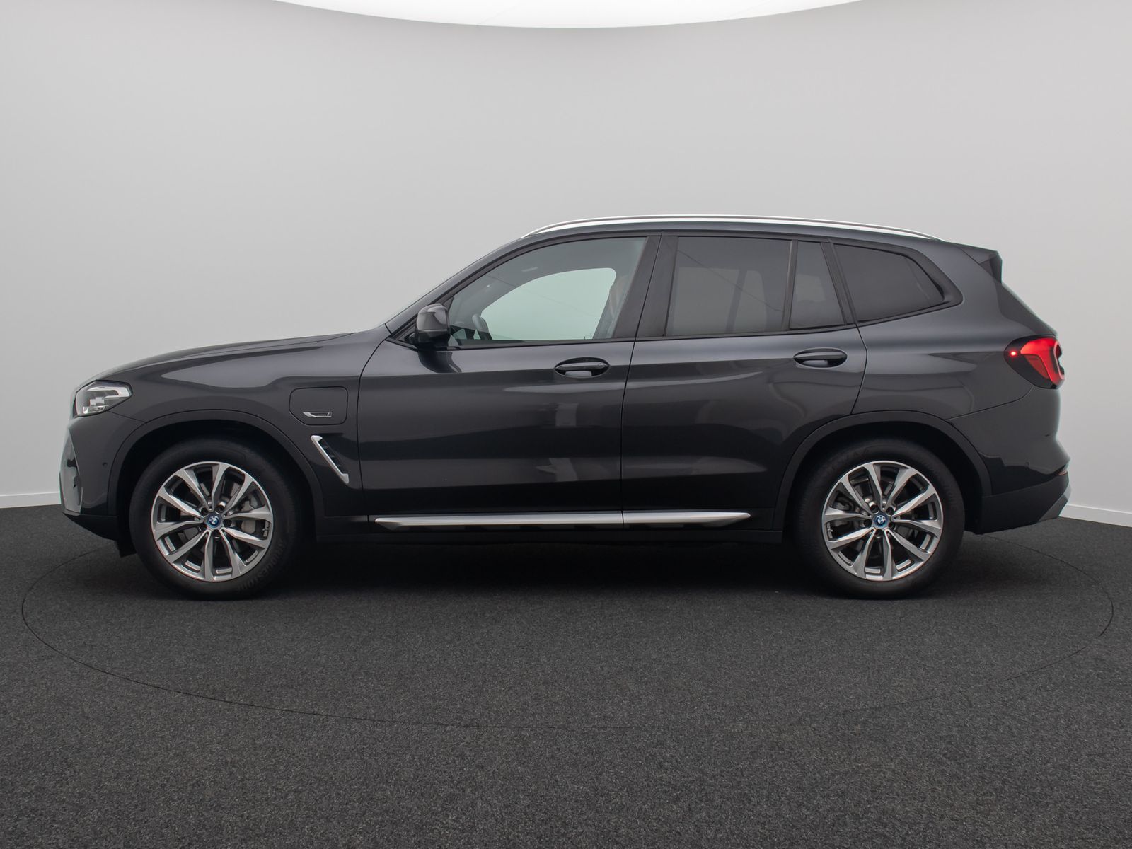BMW X3 xD30e Kamera AHK HUD DAB Sport Panoram 19Zoll